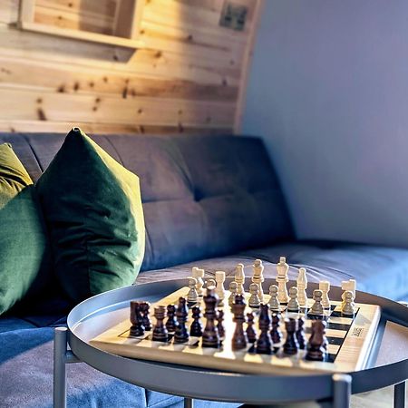 Odli Glamping - Deri Apartment Уелшпул Екстериор снимка