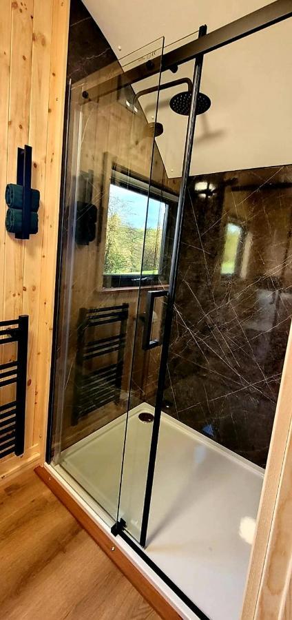 Odli Glamping - Deri Apartment Уелшпул Екстериор снимка