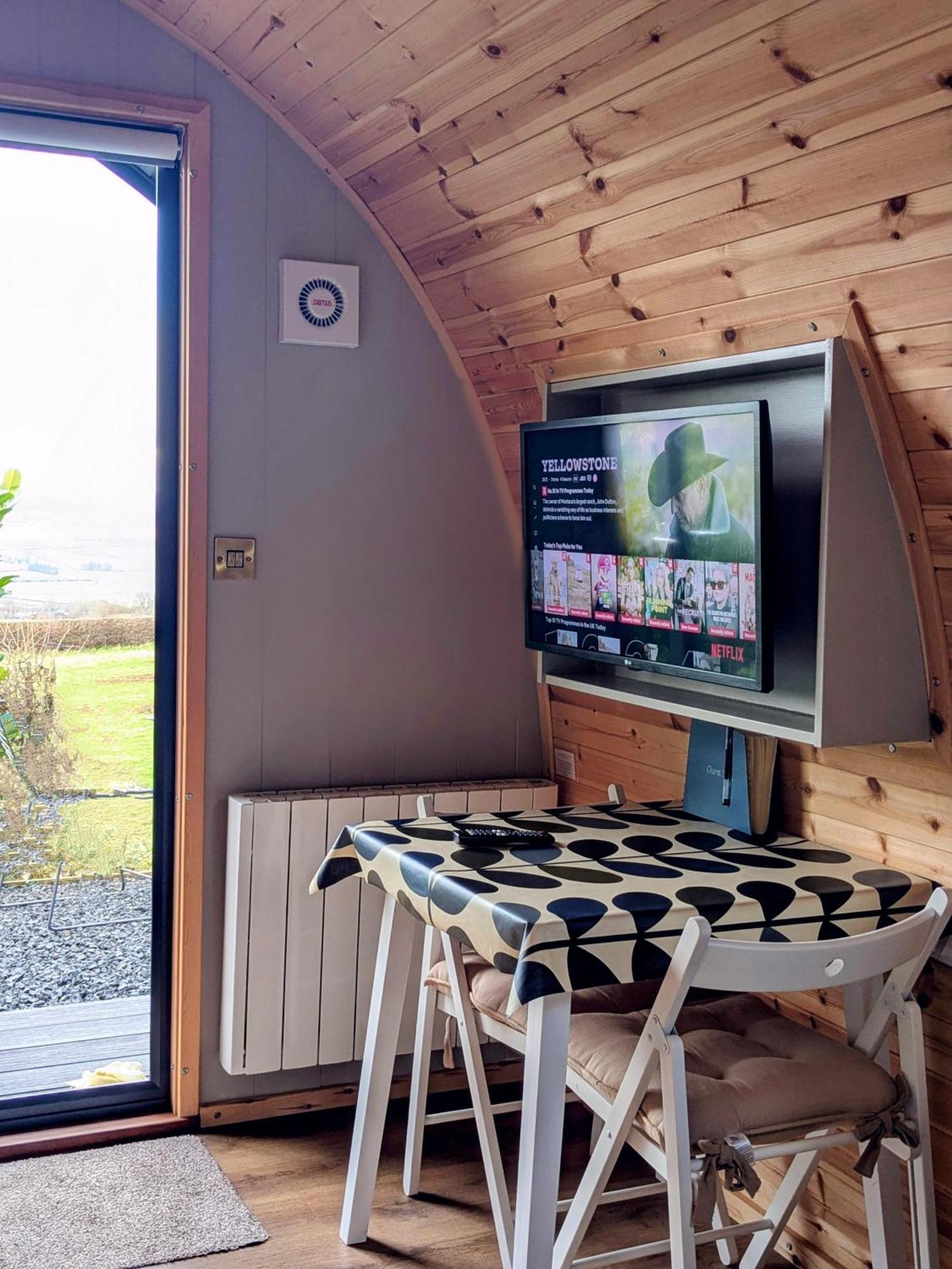 Odli Glamping - Deri Apartment Уелшпул Екстериор снимка
