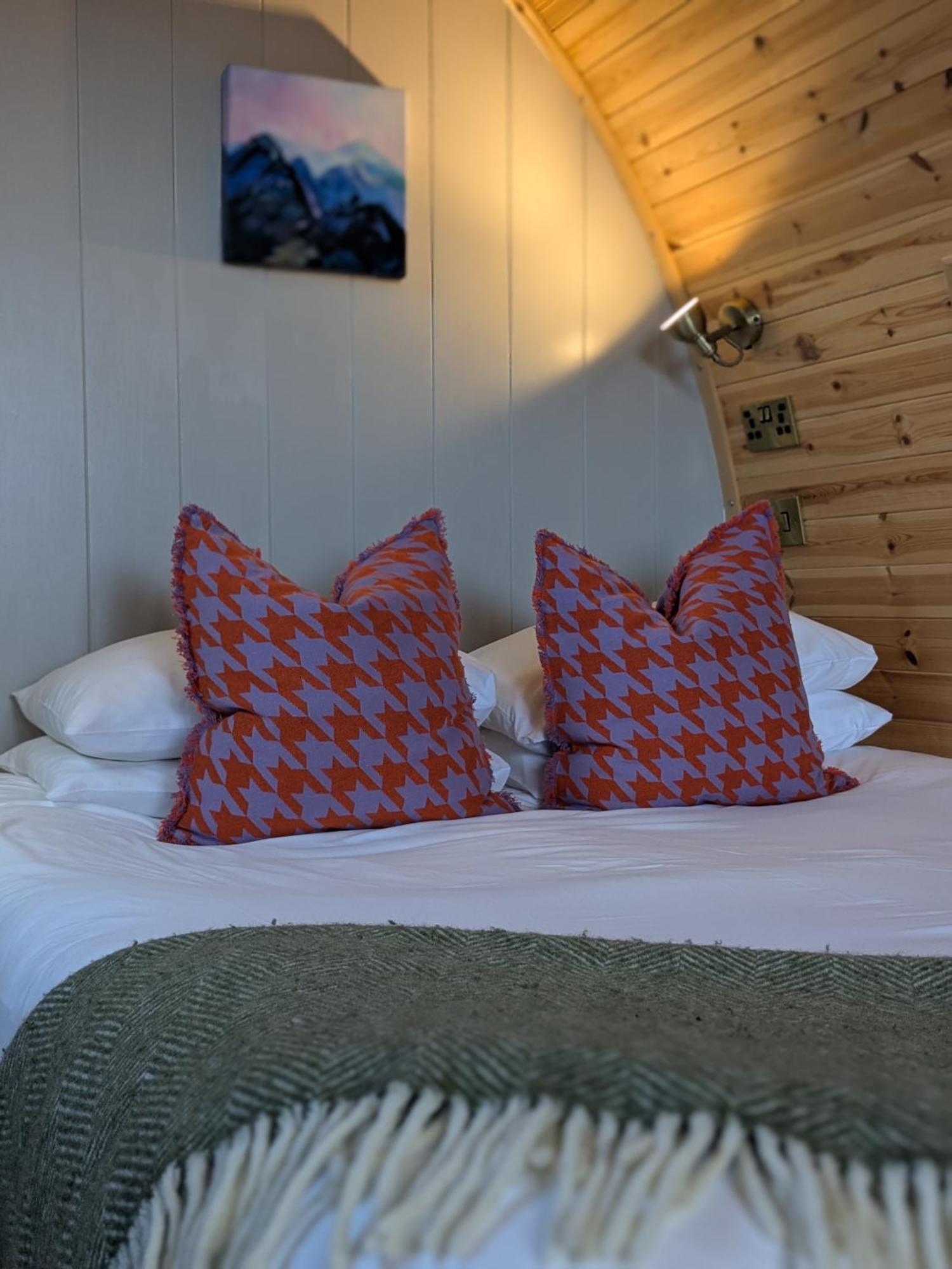 Odli Glamping - Deri Apartment Уелшпул Екстериор снимка